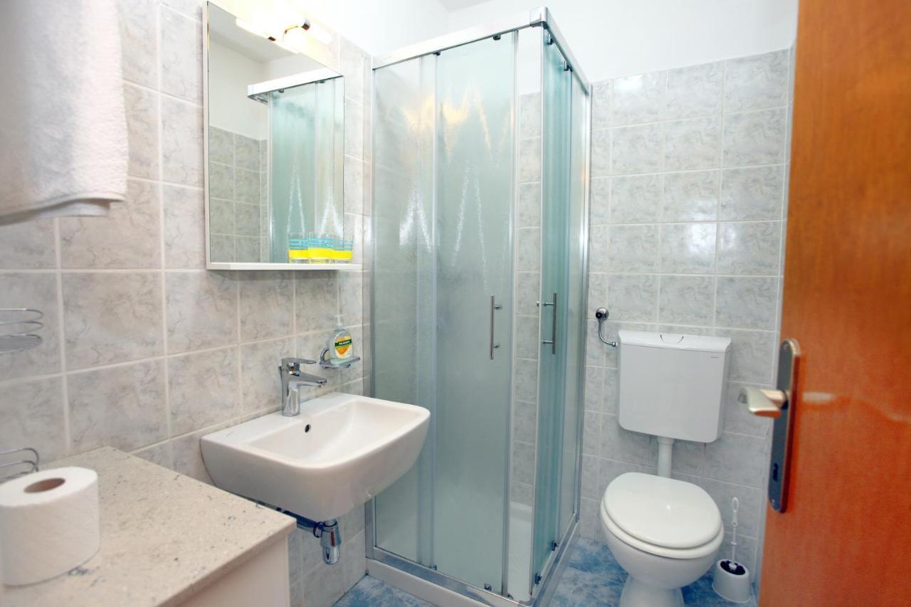 Dino Studio And Room Apartments Порторож Экстерьер фото