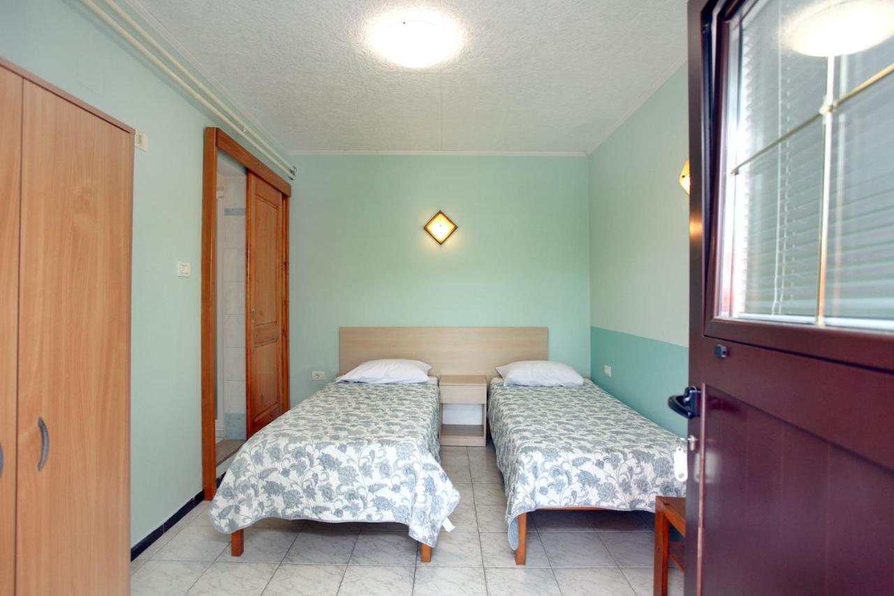 Dino Studio And Room Apartments Порторож Экстерьер фото