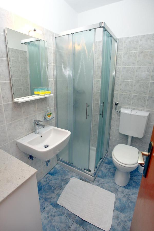 Dino Studio And Room Apartments Порторож Экстерьер фото